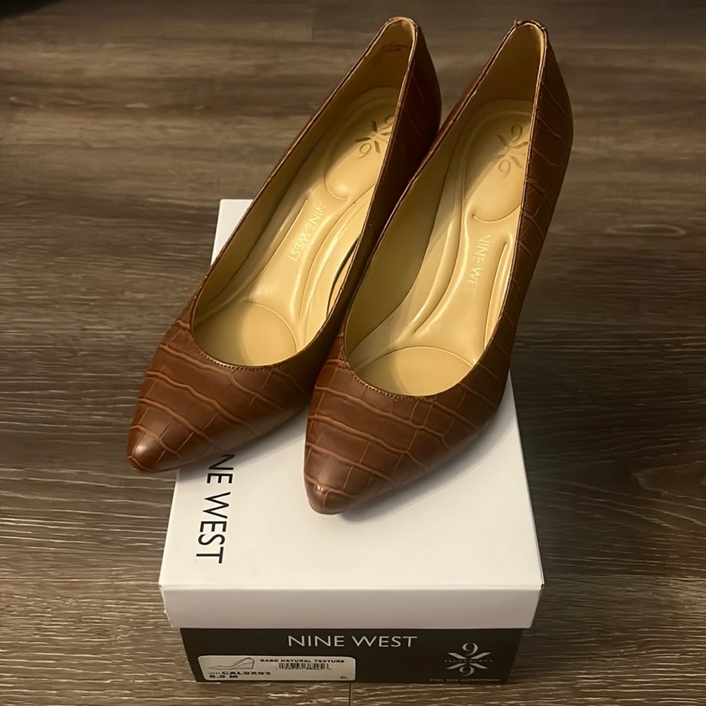 Nine West Cal 9x9 Wedge Pumps. Size 6.5.